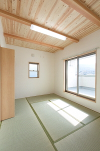 ガルバ屋根の住まい