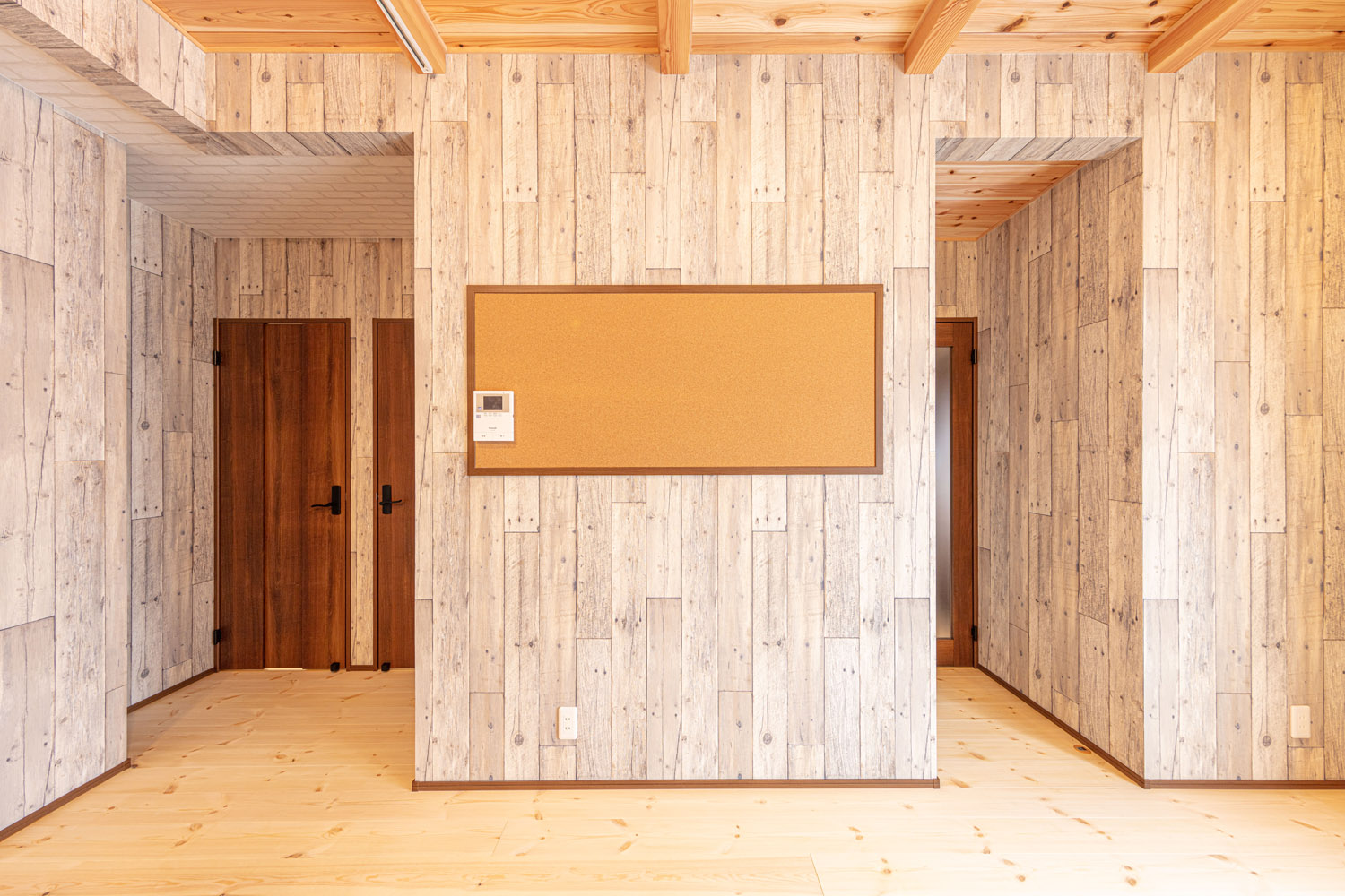 和歌山市 新築 一戸建て 木の家 コルクボード